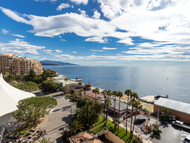 SEASIDE PLAZA - 2 BEDROOM APARTMENT - SEA VIEW