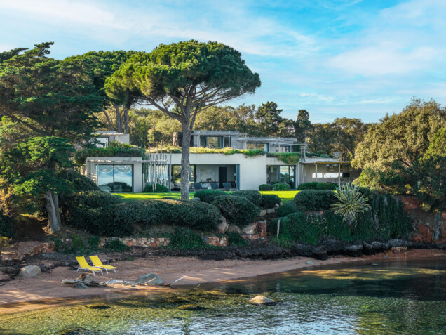 CORSE - DOUBLE VILLA - BORD DE MER - DOMAINE CALA ROSSA