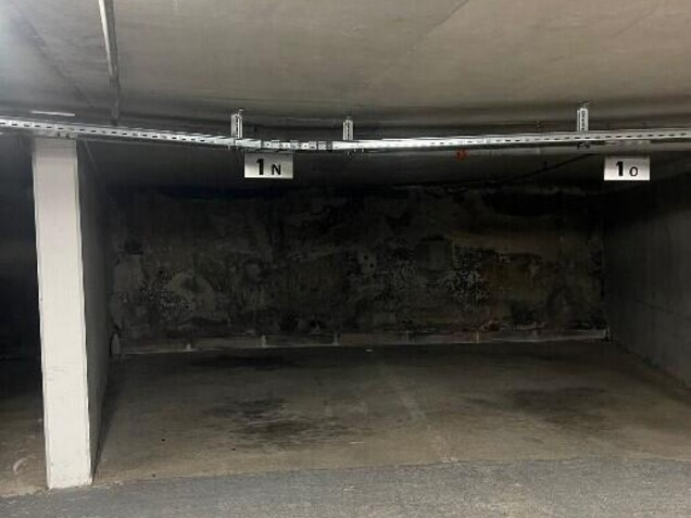 LA ROUSSE - ANNONCIADE - PARKING