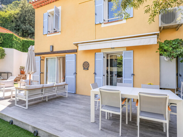 ÈZE - CASA DI 5 STANZE - PERFETTO STATO