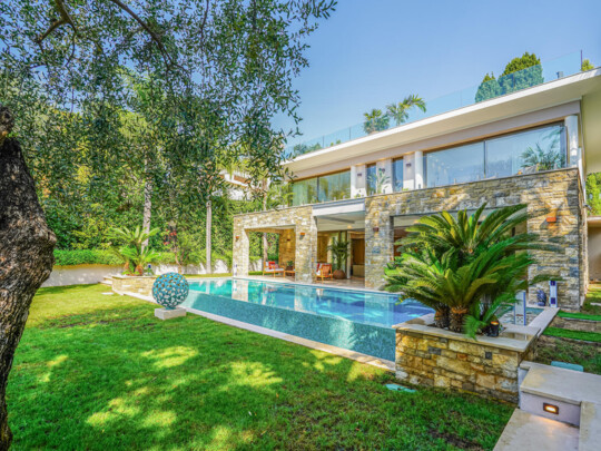 CO-EXCLUSIVITÉ - SAINT-JEAN-CAP-FERRAT - VILLA DE PRESTIGE