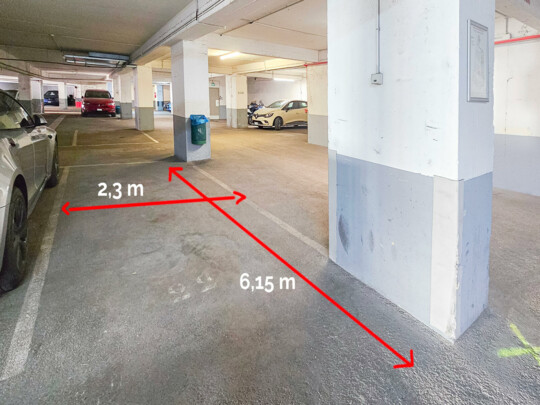 LA ROUSSE - LES ABEILLES - PARKING