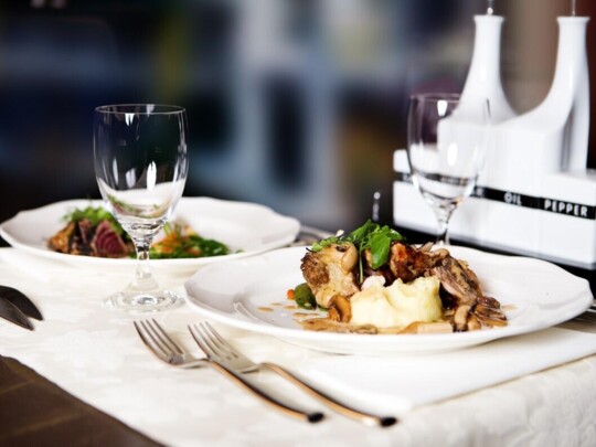 MONTE CARLO - RISTORANTE - VIA TRAFFICATA