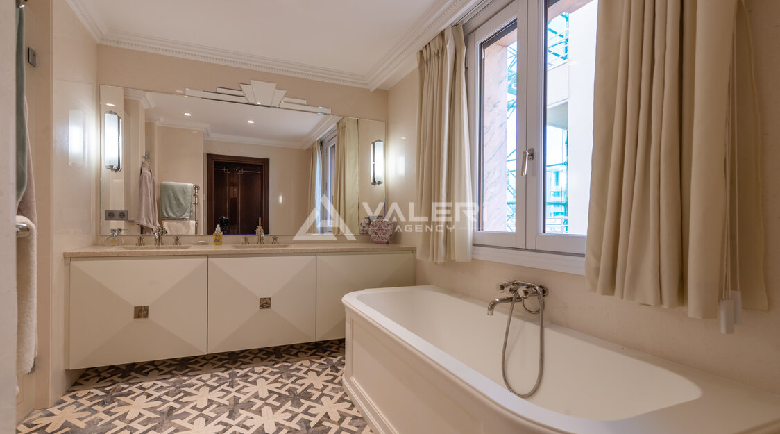 MONTE-CARLO - MASTER APARTMENT WITH SEA VIEW