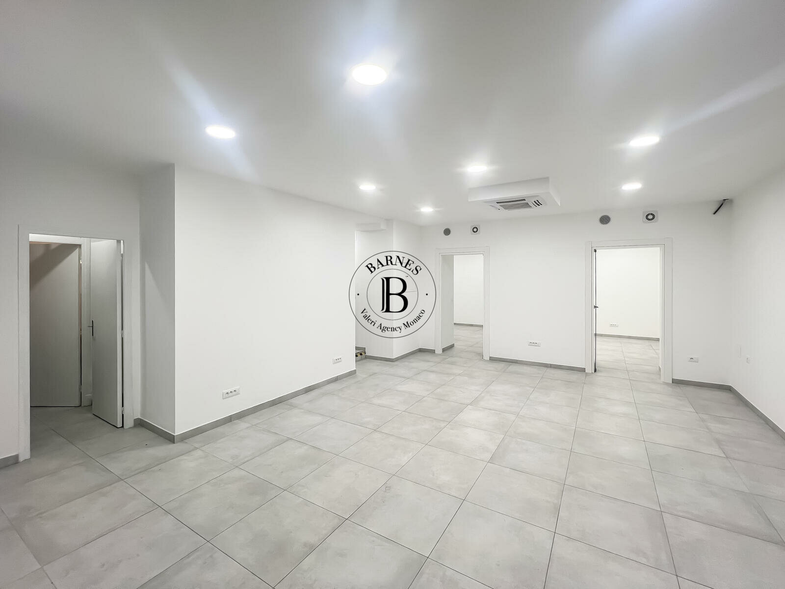 CONDAMINE - DUPLEX COMMERCIAL PREMISES - SHOWCASE - 2/9