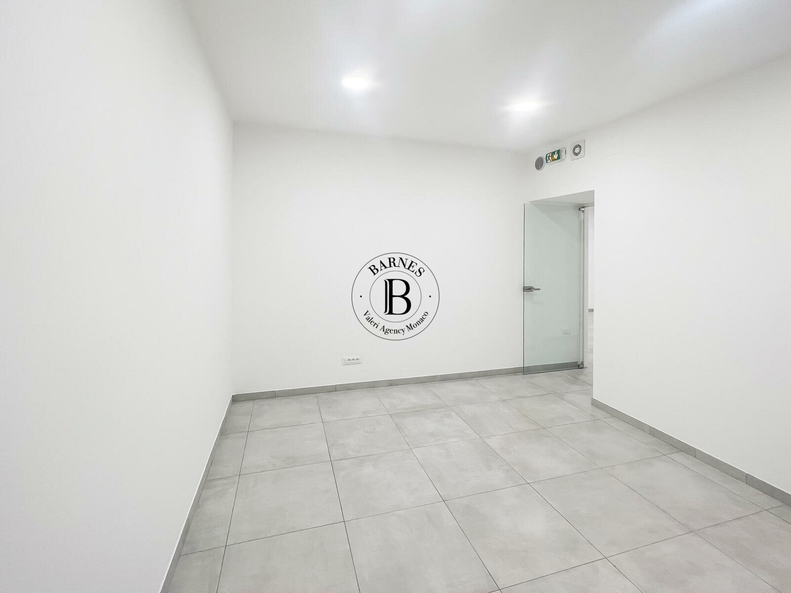 CONDAMINE - DUPLEX COMMERCIAL PREMISES - SHOWCASE - 4/9