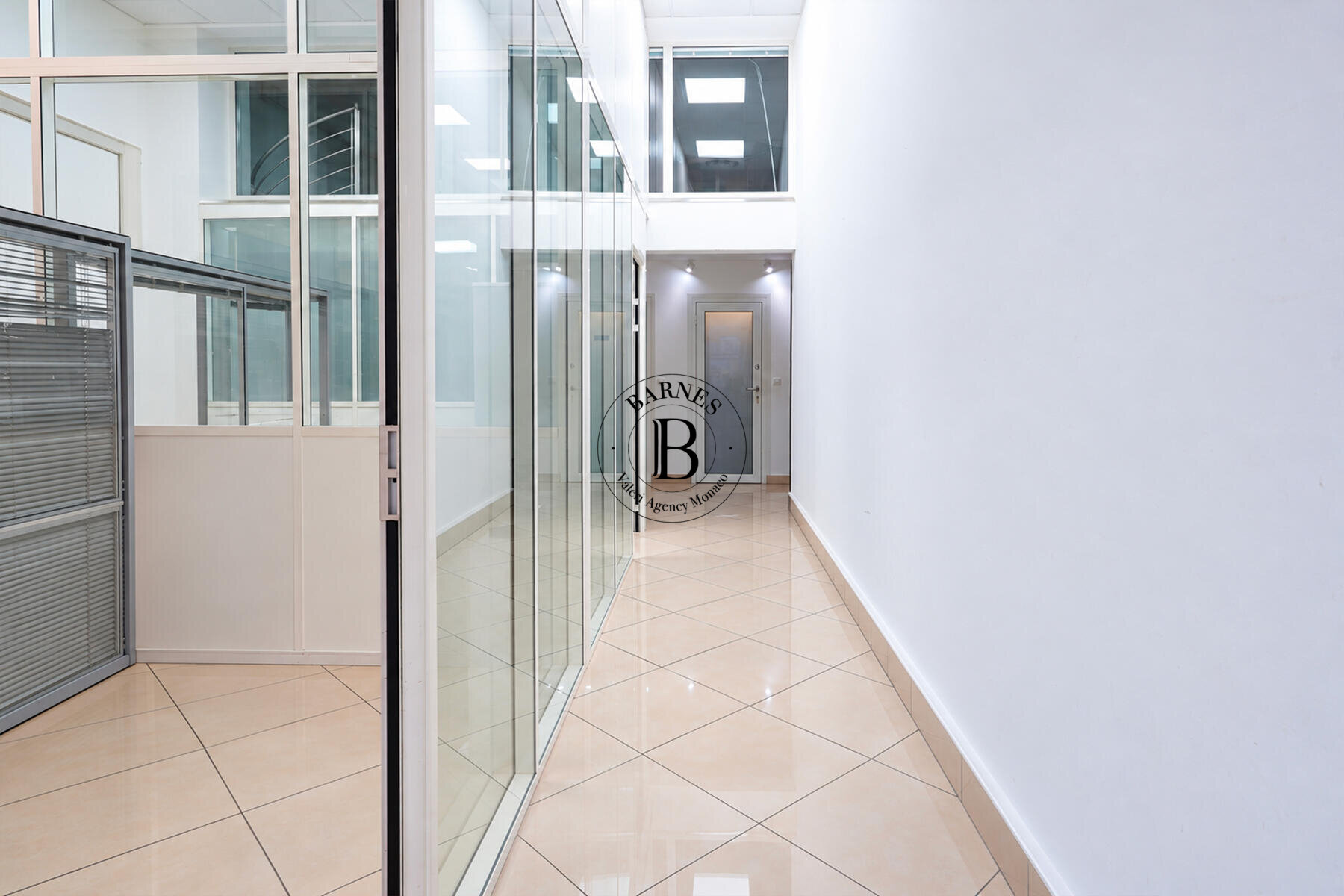 NEAR CONDAMINE - COMMERCIAL PREMISES OR OFFICES - 4/19