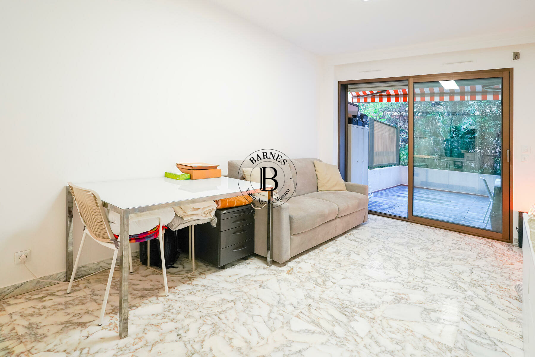 CARRE D'OR - GARDEN LEVEL STUDIO WITH TERRACE - 2/12