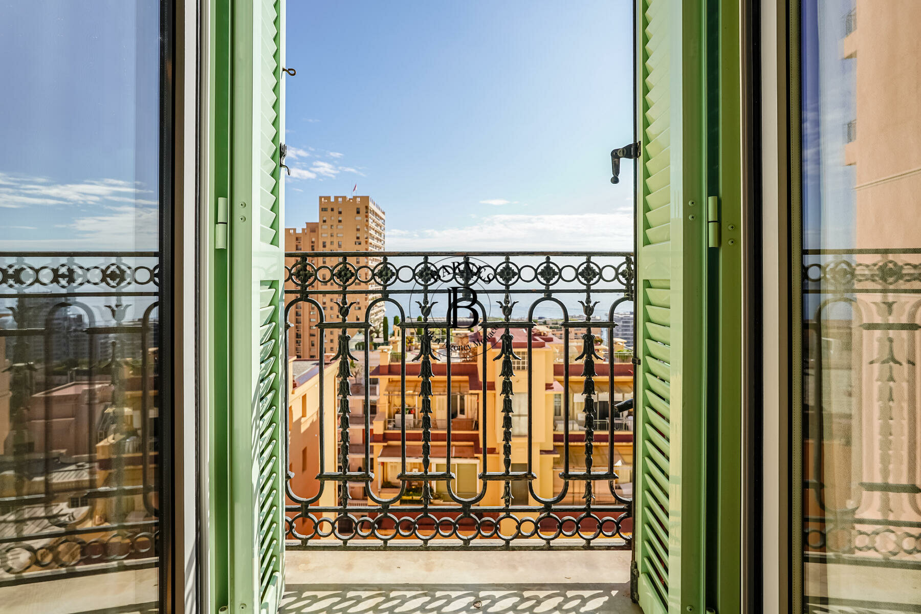 Продажа Monaco Квартира / 3 комнаты - 2/3