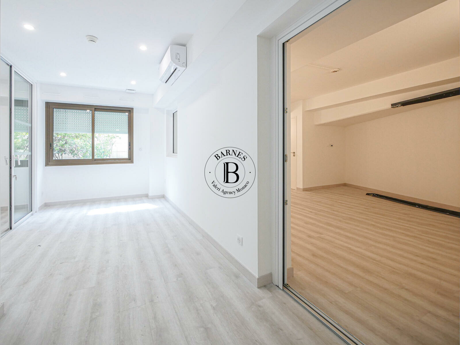 LE CASTEL - GRANDI UFFICI RISTRUTTURATI - 2/7