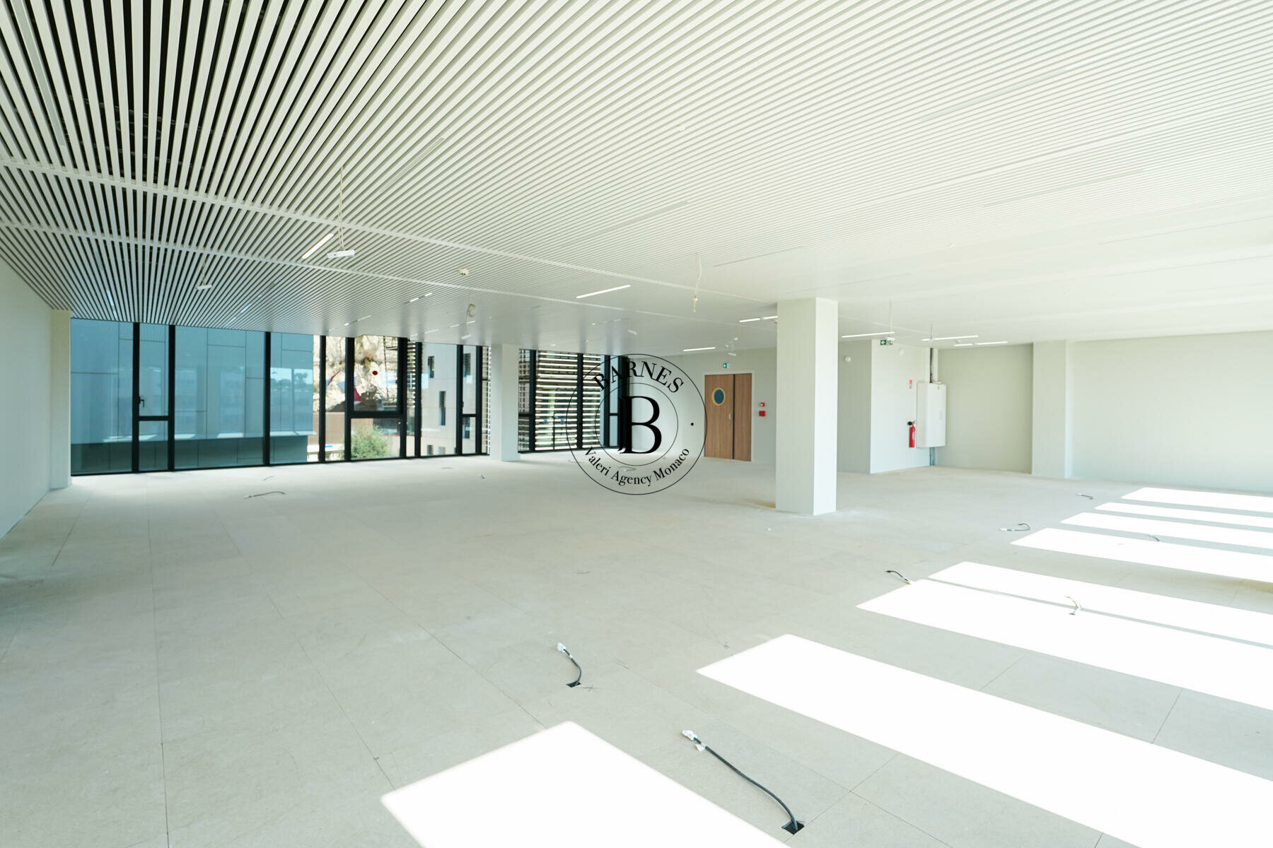 FONTVIEILLE - OFFICES - HIGH FLOORS - 2/5