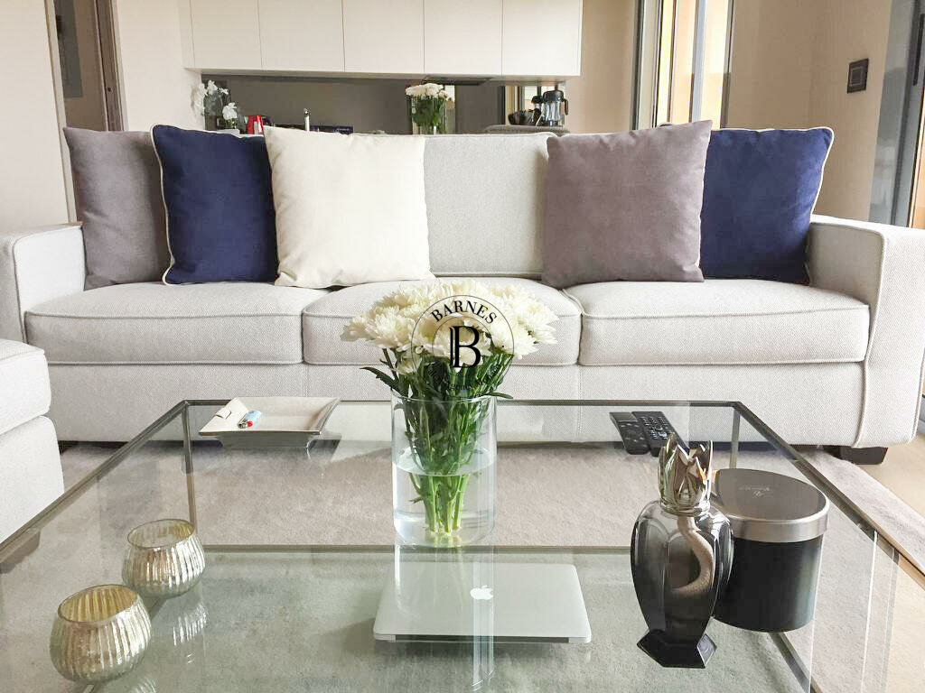 EXOTIC GARDEN - RENOVATED 3-BEDROOM FLAT - 4/14