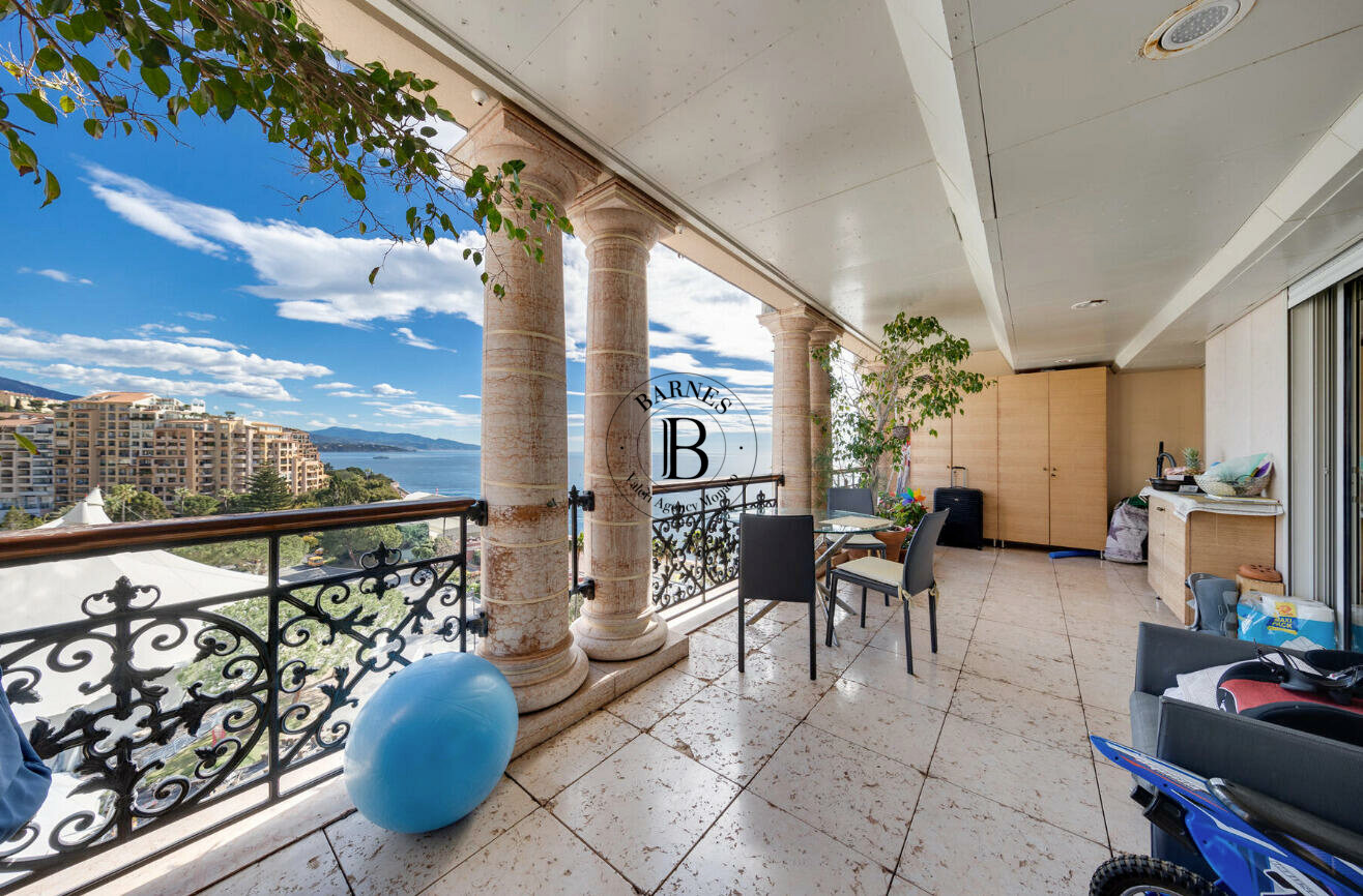 SEASIDE PLAZA - 2 BEDROOM APARTMENT - SEA VIEW - 3/11