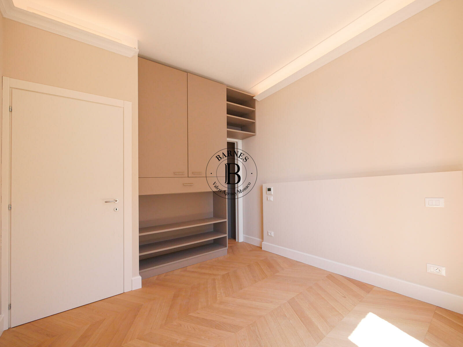 PALAIS BELVÉDÈRE - 2 PIÈCES RÉNOVÉ - USAGE MIXTE - 4/10