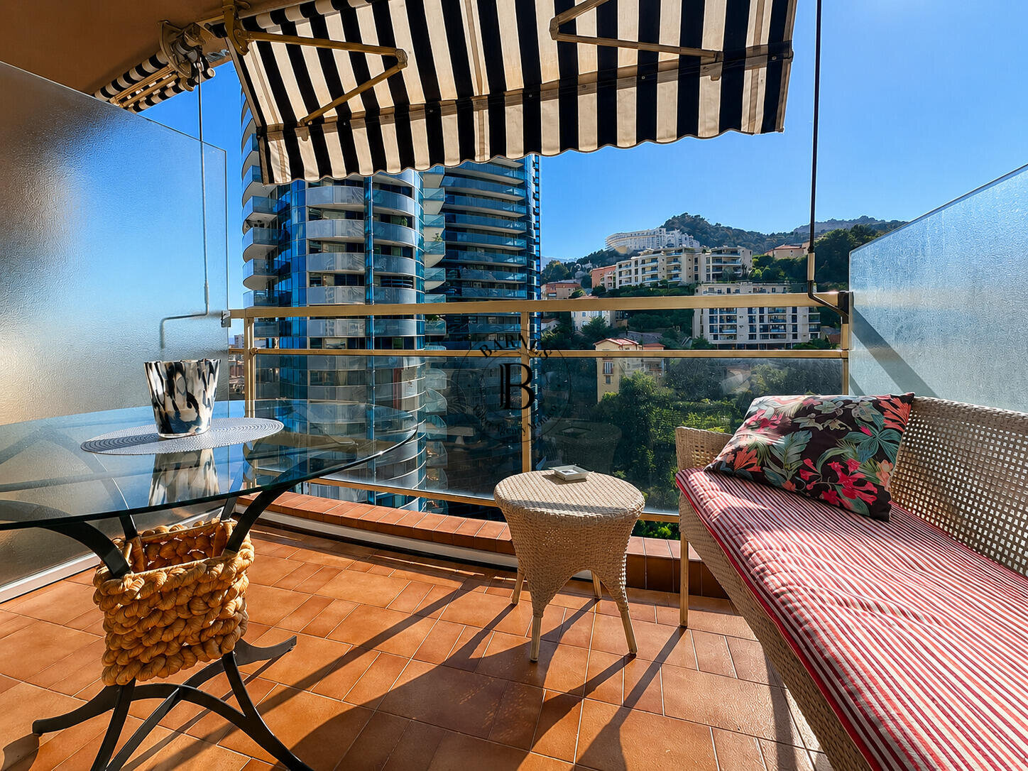 LA ROUSSE - ANNONCIADE - STUDIO ON A HIGH FLOOR - 2/10