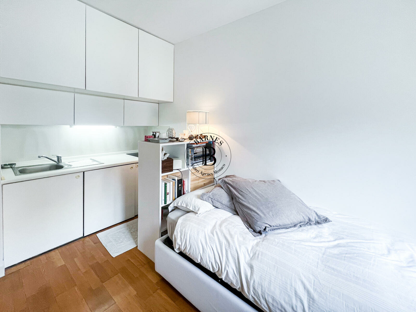 PALAIS ARMIDA - CHAMBRE DE BONNE AMENAGEE EN STUDIO - 2/5
