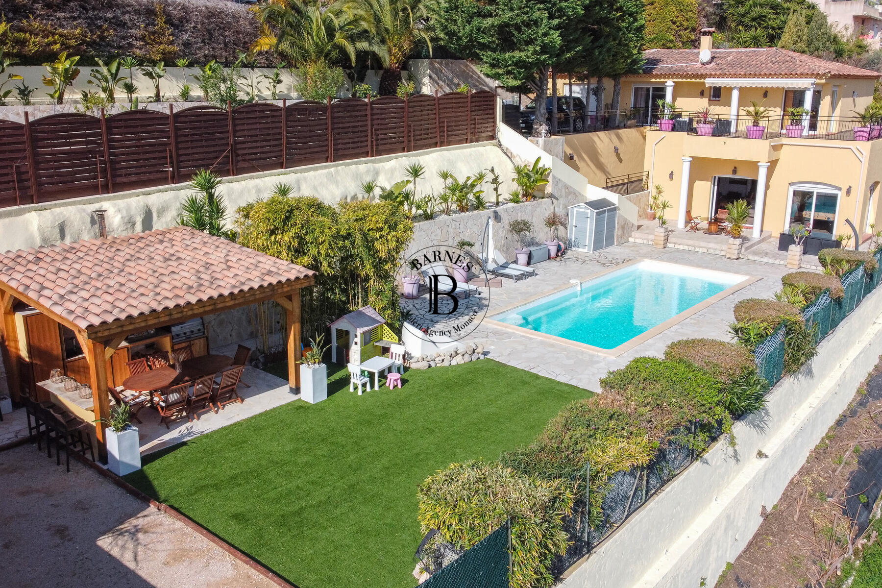 SAINT-LAURENT-D'ÈZE - VILLA - PISCINE - 2/32