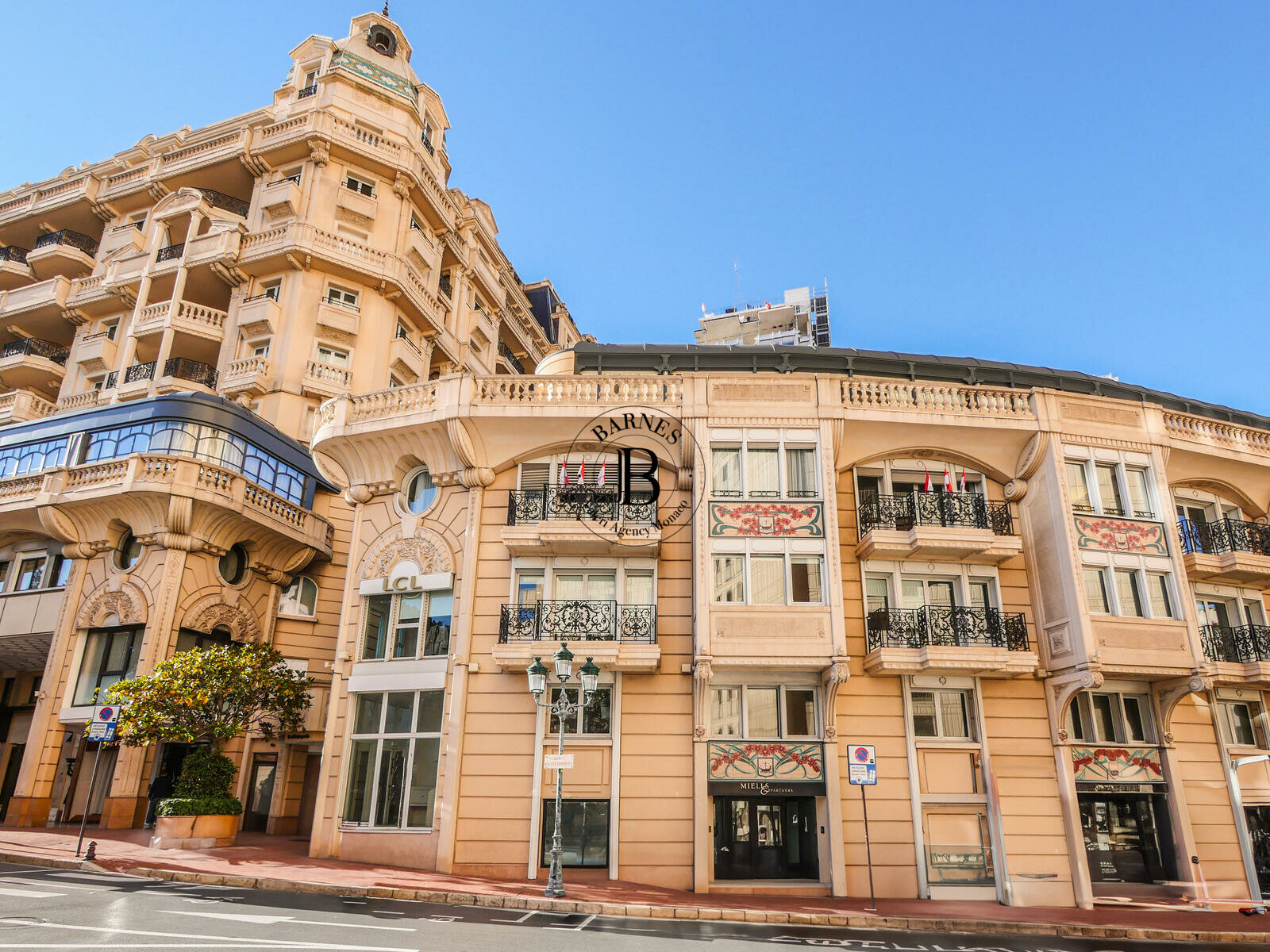 CARRÉ D'OR - METROPOLE - OFFICES PRIME LOCATION - 2/3