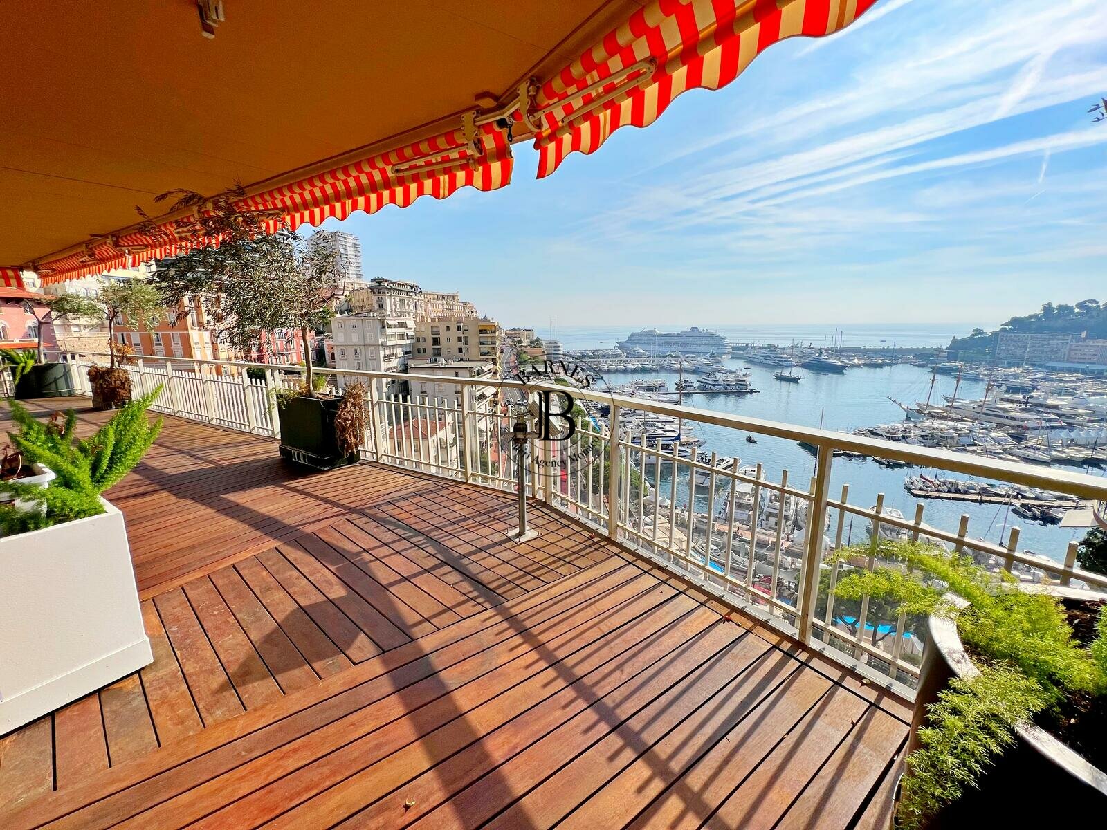 PANORAMA -BEAUTIFUL CROSSING 5-ROOM FLAT RENOVATED - PANORAMIC SEA VIEW - 3/17