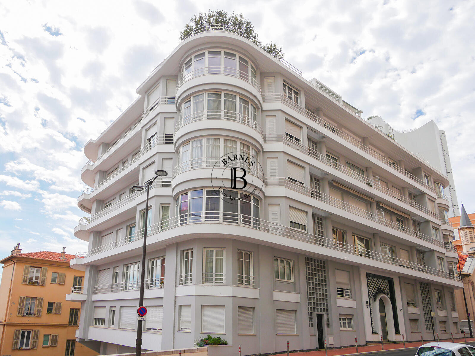 JARDIN EXOTIQUE - LARGE 2-BEDROOM FLAT WITH TERRACE - 2/6