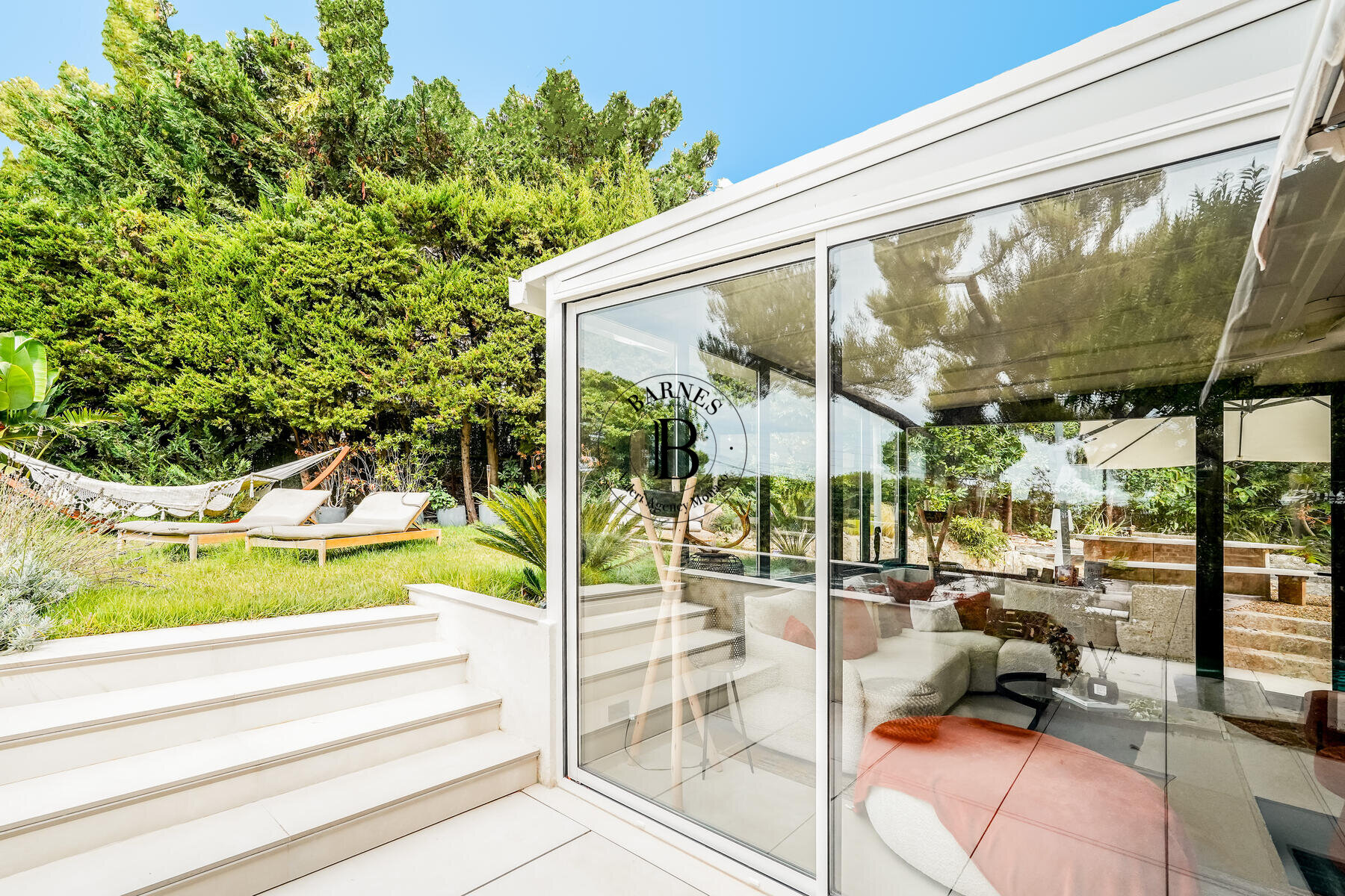 ROQUEBRUNE-CAP-MARTIN — ТРЁХКОМНАТНАЯ КВАРТИРА — БАССЕЙН И САД - 3/13