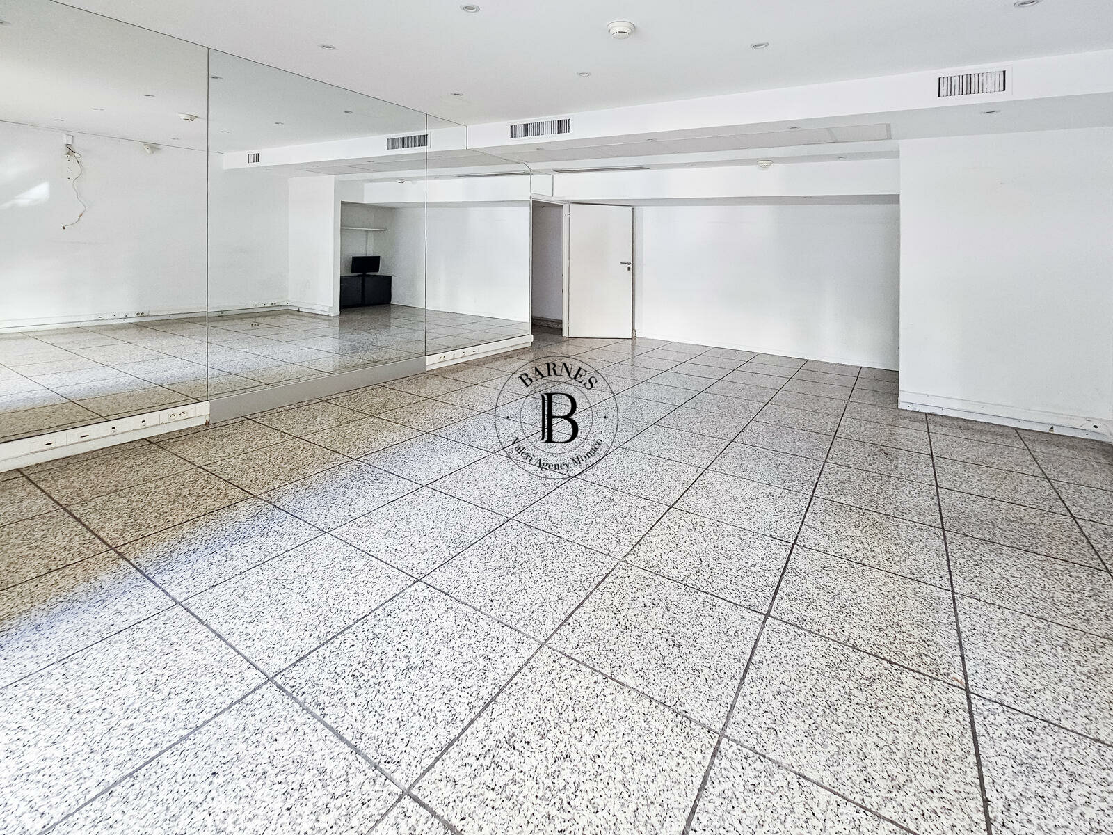 CARRÉ D'OR - OFFICES WITH WINDOW - 4/6