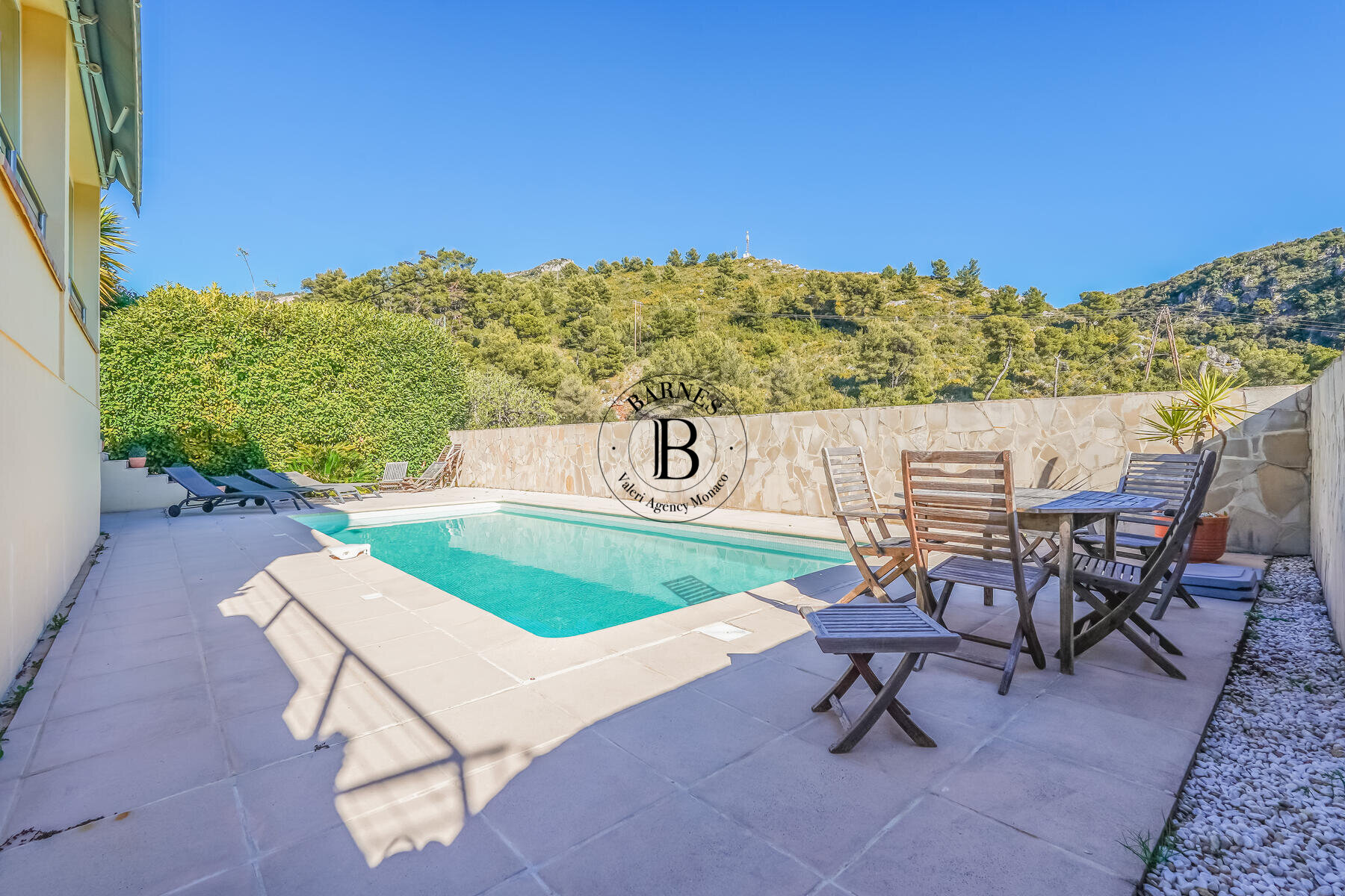 SAINT-LAURENT D'ÈZE - VILLA - PISCINE & GARAGE - 4/23