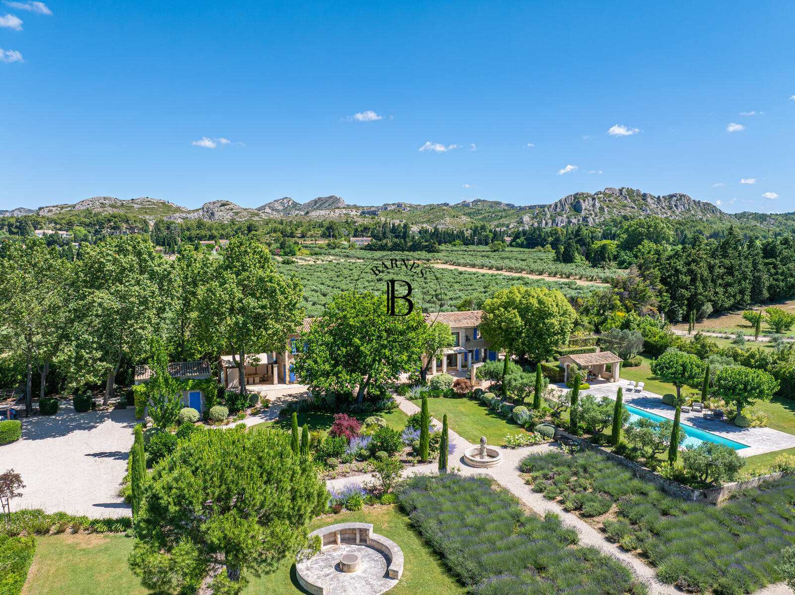 LES ALPILLES - PROVENCE - PROPRIÉTÉ DU XVIIIᵉ SIÈCLE - 2/25