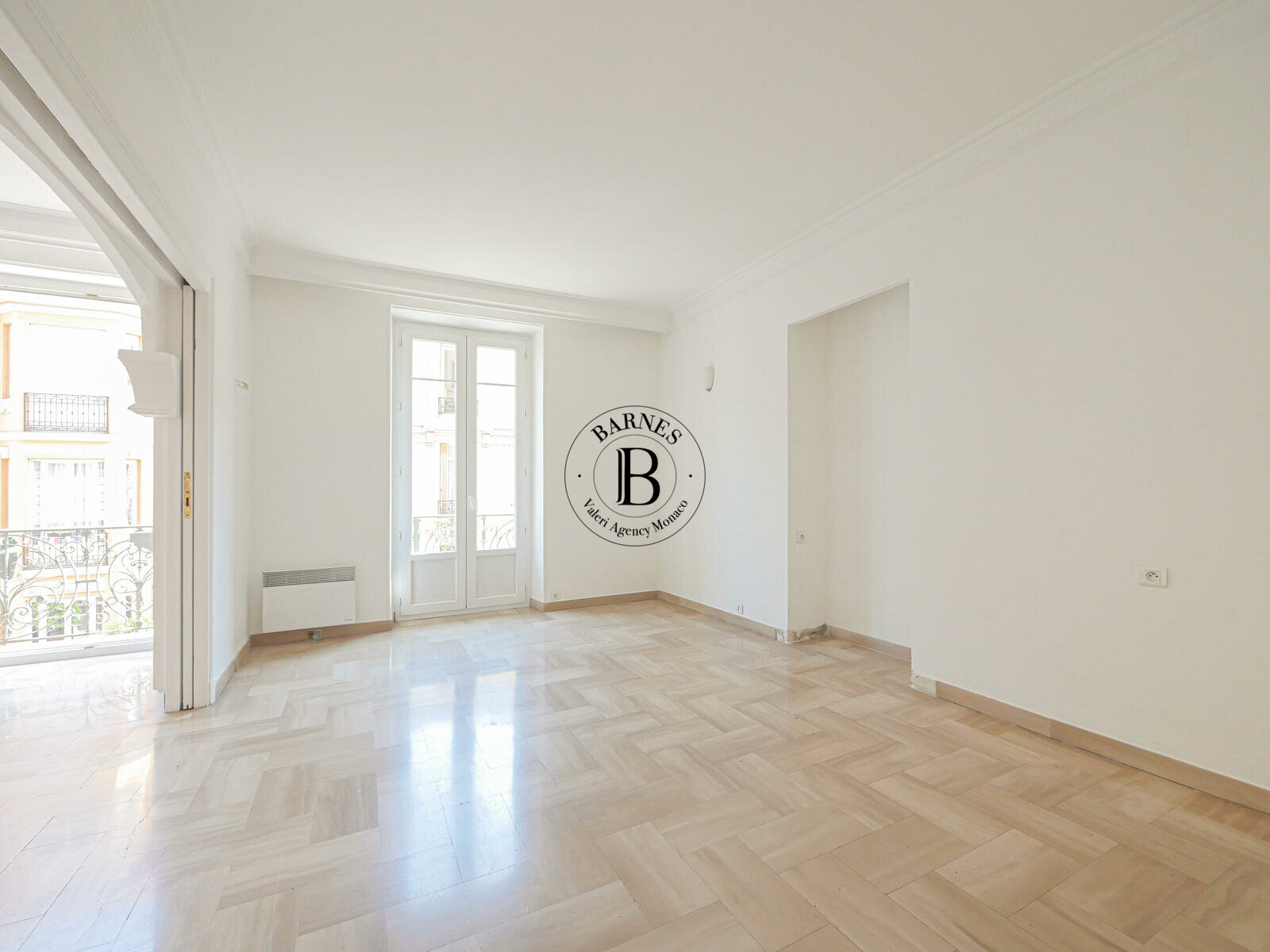 RUE GRIMALDI - 3-BEDROOM FLAT TO RENOVATE - 4/11