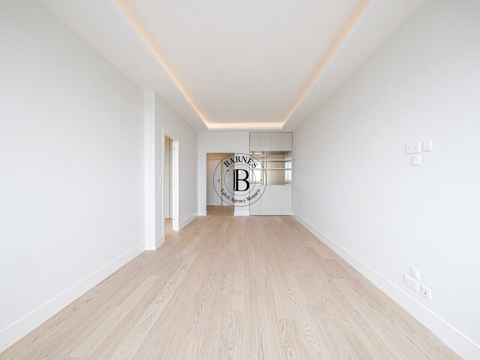 MONACO PORT - RENOVATED 1-BEDROOM FLAT - SEA VIEW - 3/13