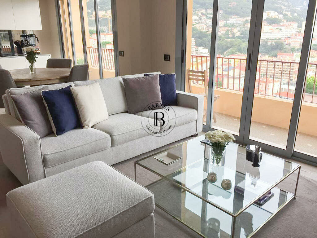 EXOTIC GARDEN - RENOVATED 3-BEDROOM FLAT - 2/14