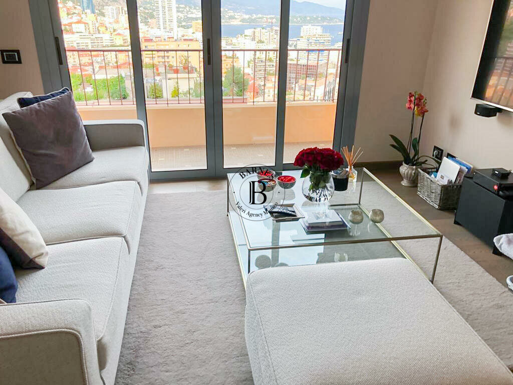 EXOTIC GARDEN - RENOVATED 3-BEDROOM FLAT - 3/14