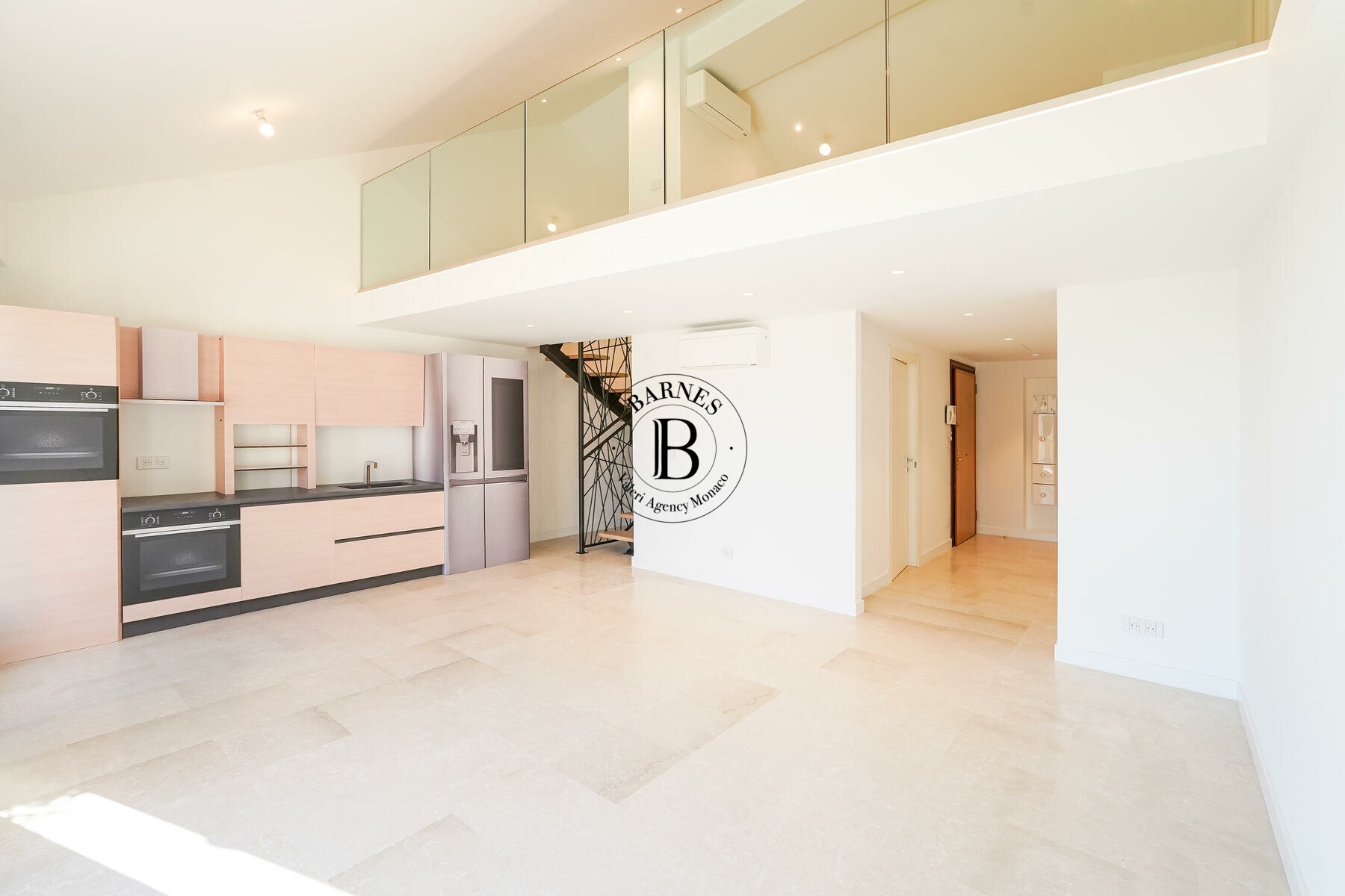 CONDAMINE – 3-BEDROOM FLAT ON TOP FLOOR – RENOVATED - 2/15