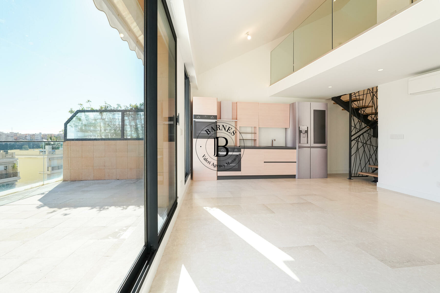 CONDAMINE – 3-BEDROOM FLAT ON TOP FLOOR – RENOVATED - 3/15