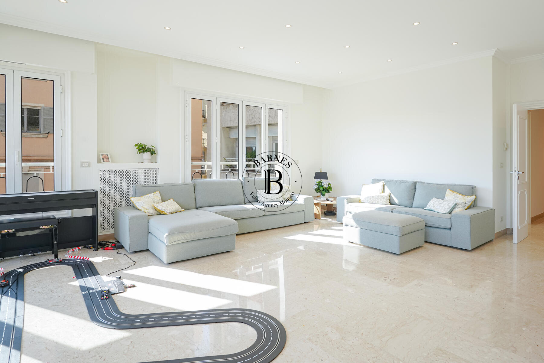 NEAR CONDAMINE - FAMILY 4-BEDROOM APARTMENT - 3/18