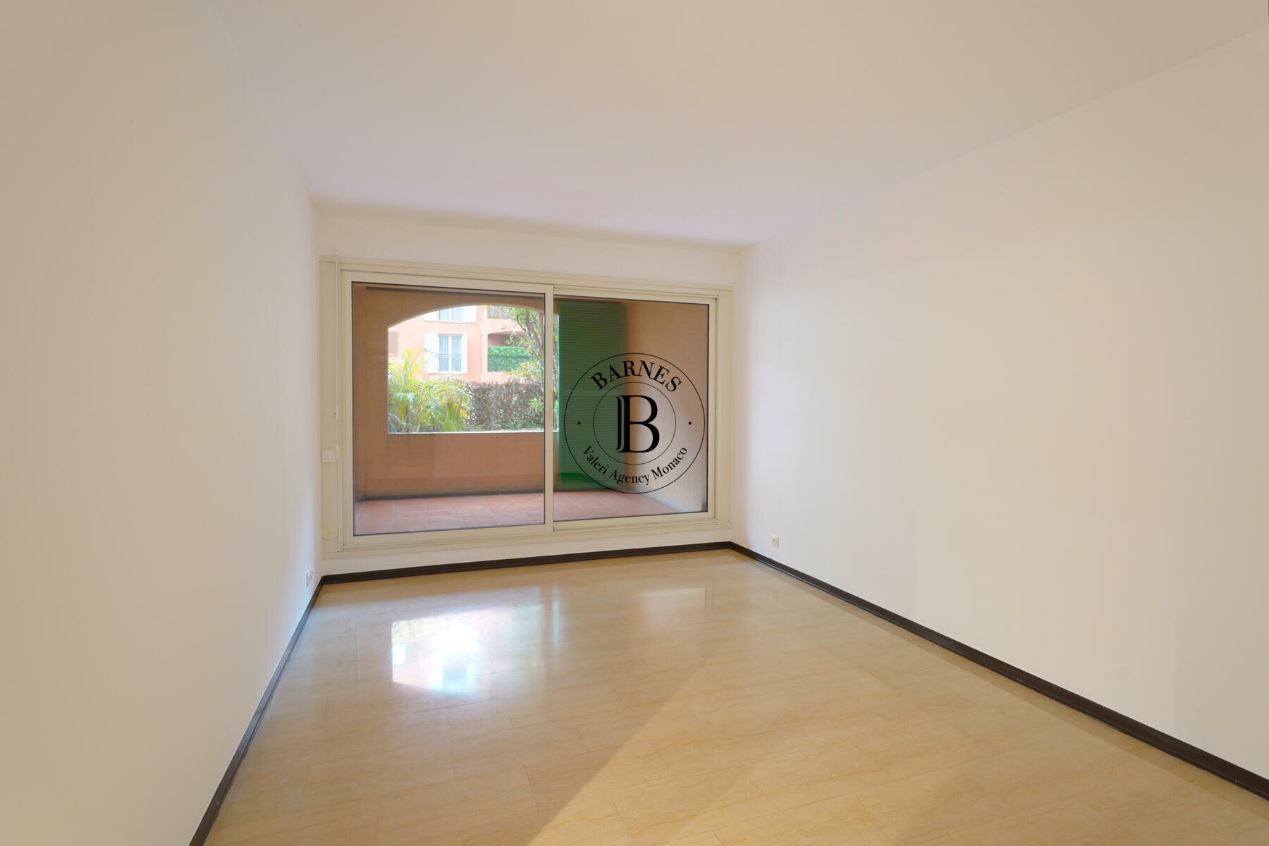 FONTVIEILLE - STUDIO AVEC JARDIN - IDÉAL INVESTISSEMENT - 2/13