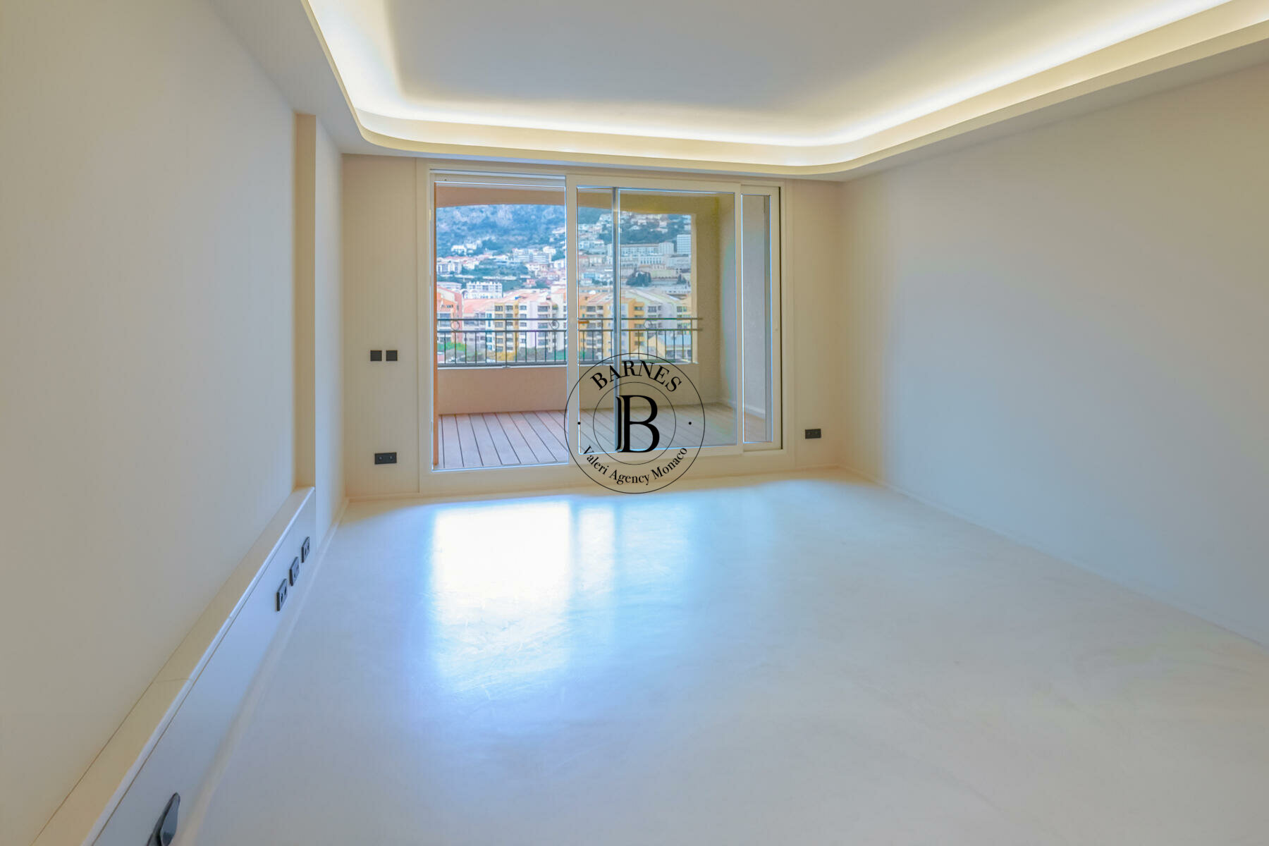 ROSA MARIS - 2 PIÈCES RENOVE - VUE ROSERAIE ET MER - 3/17