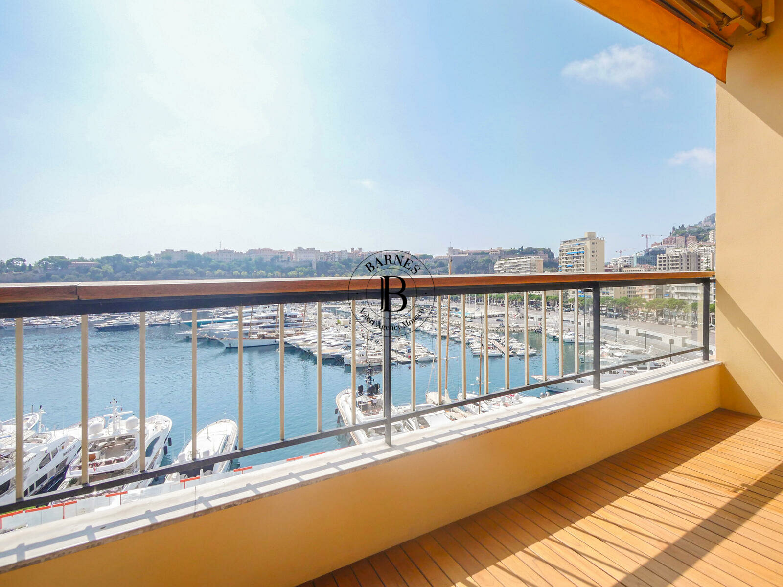 BEAU RIVAGE - 1-BEDROOM FLAT- F1 & PORT VIEWS - 3/9