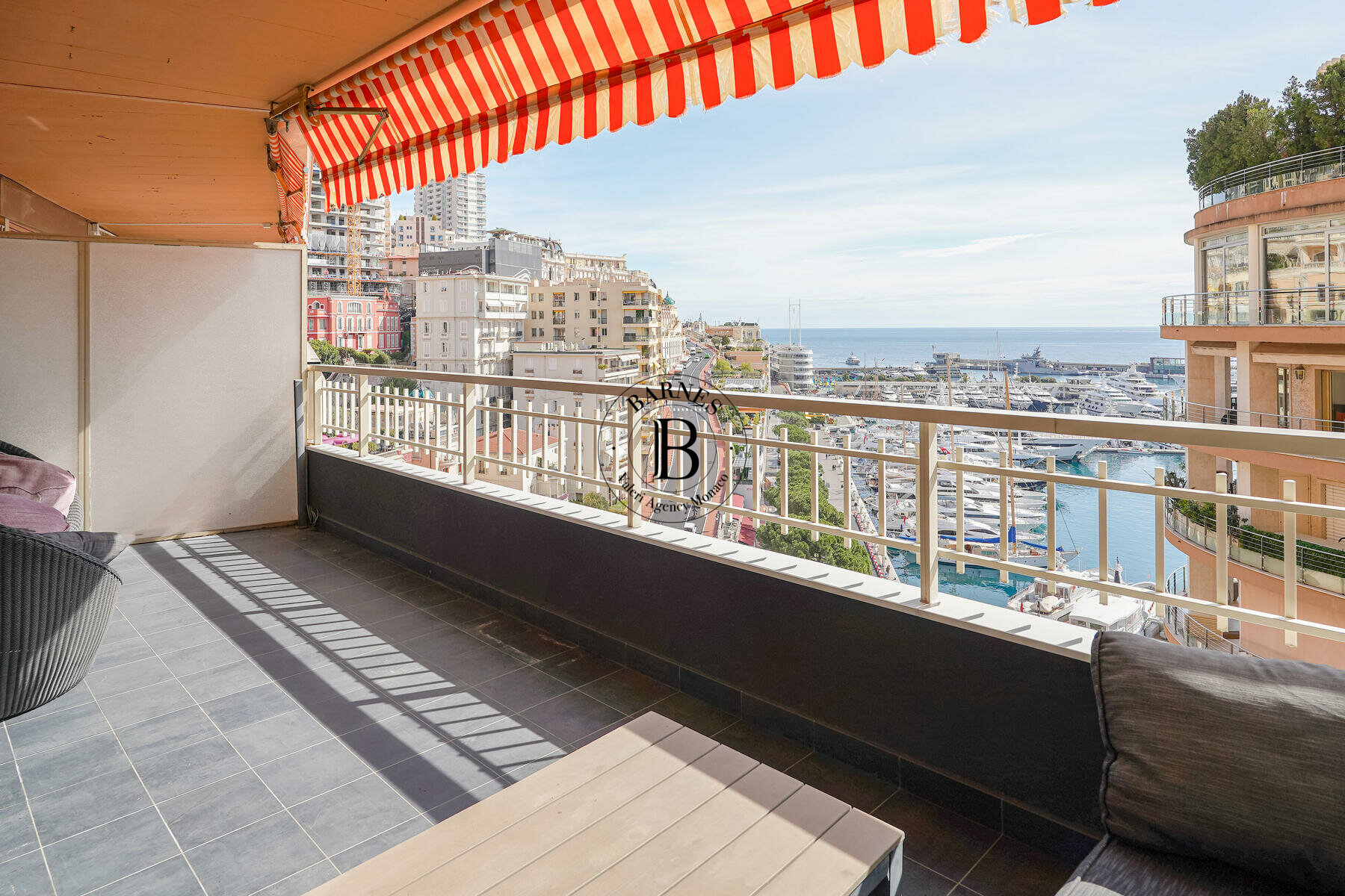 MONACO HARBOUR - 3-BEDROOM FLAT - SEA & F1 VIEWS - 2/14