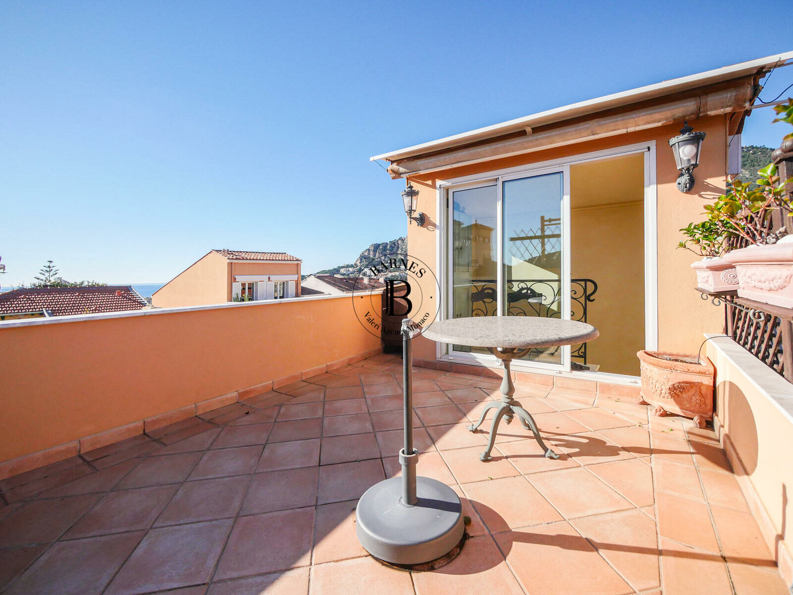 MONACO-VILLE - TRIPLEX WITH TERRACE - FREE OF LAW - 4/20