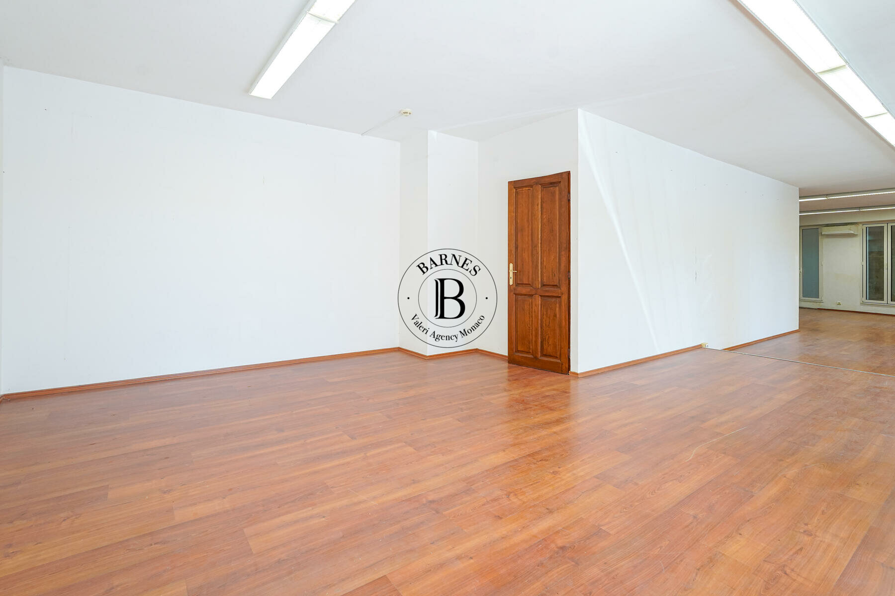 VICINO A LARVOTTO - LOCALI COMMERCIALI O UFFICI - 3/16