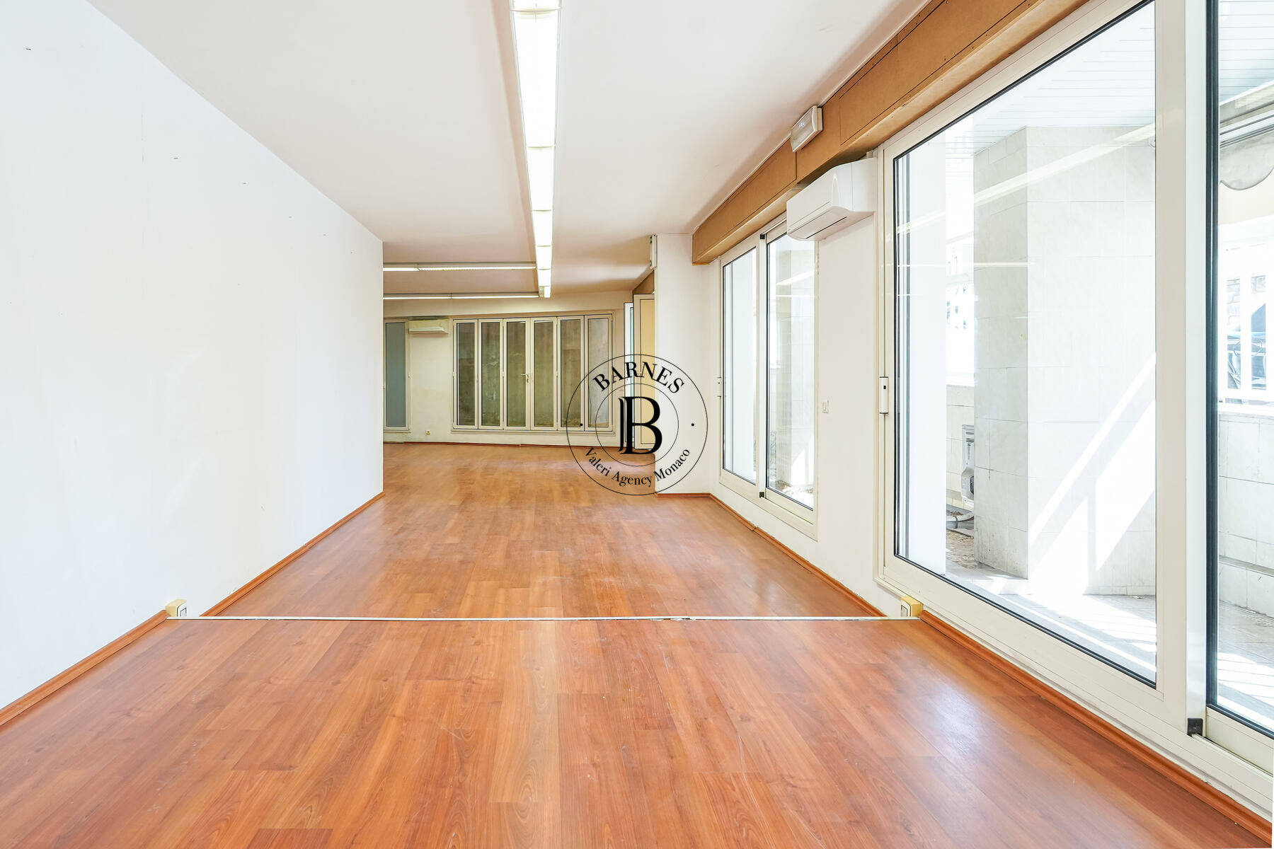 VICINO A LARVOTTO - LOCALI COMMERCIALI O UFFICI - 2/16