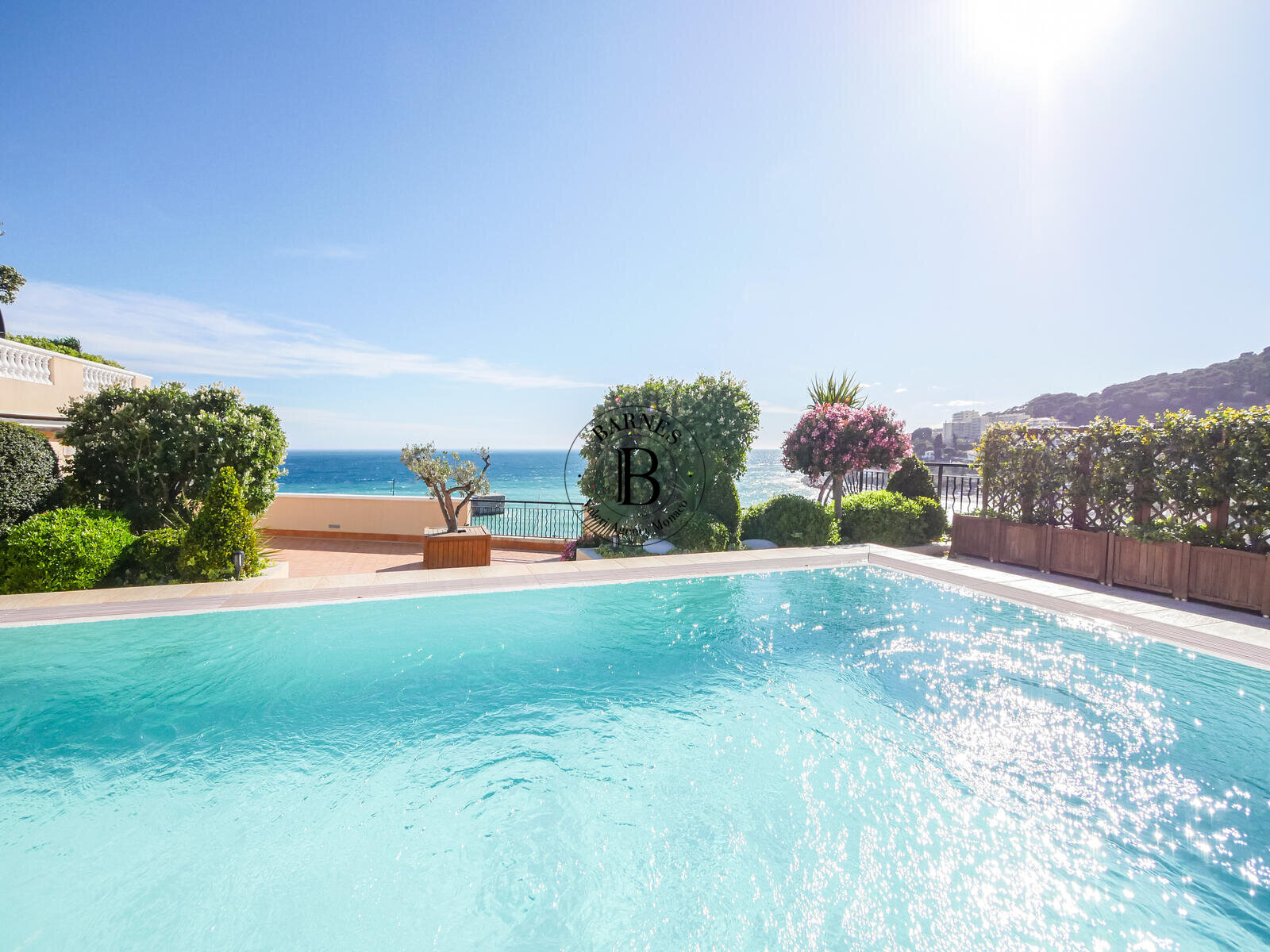 FONTVIEILLE - 7 PIÈCES AVEC PISCINE PRIVÉE - DERNIER ÉTAGE - 2/19