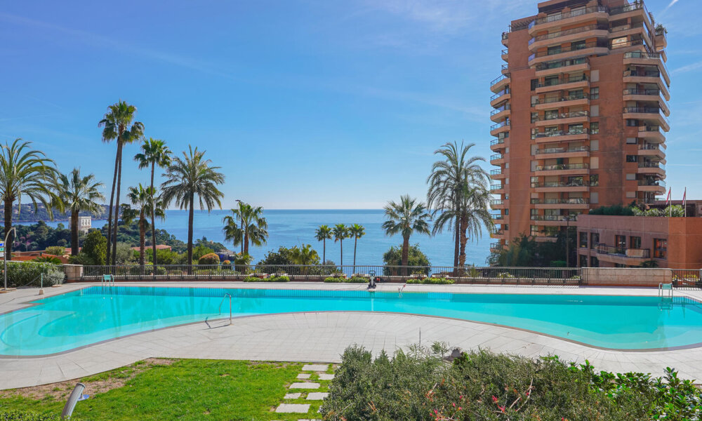 PARC SAINT ROMAN - RENOVATED 1-BEDROOM FLAT