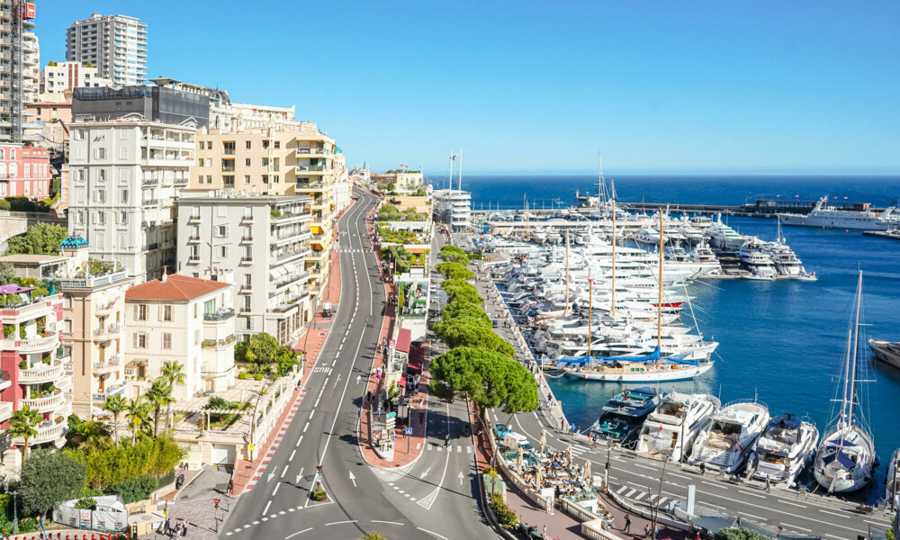 MONACO HARBOUR - 3-BEDROOM FLAT - SEA & F1 VIEWS